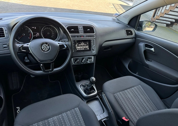 Volkswagen Polo cena 36900 przebieg: 69521, rok produkcji 2017 z Swarzędz małe 277